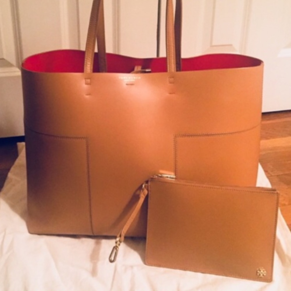 Not my picture!!!! ISO THIS TORY BURCH TOTE